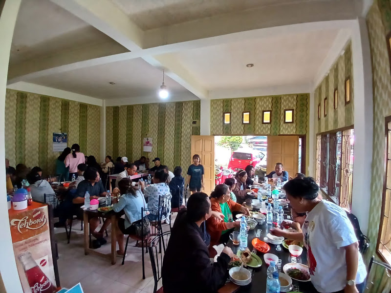 RUMAH MAKAN PONDOK BAMBU