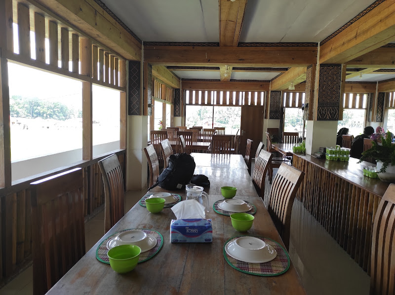 Monika Lolo Restaurant